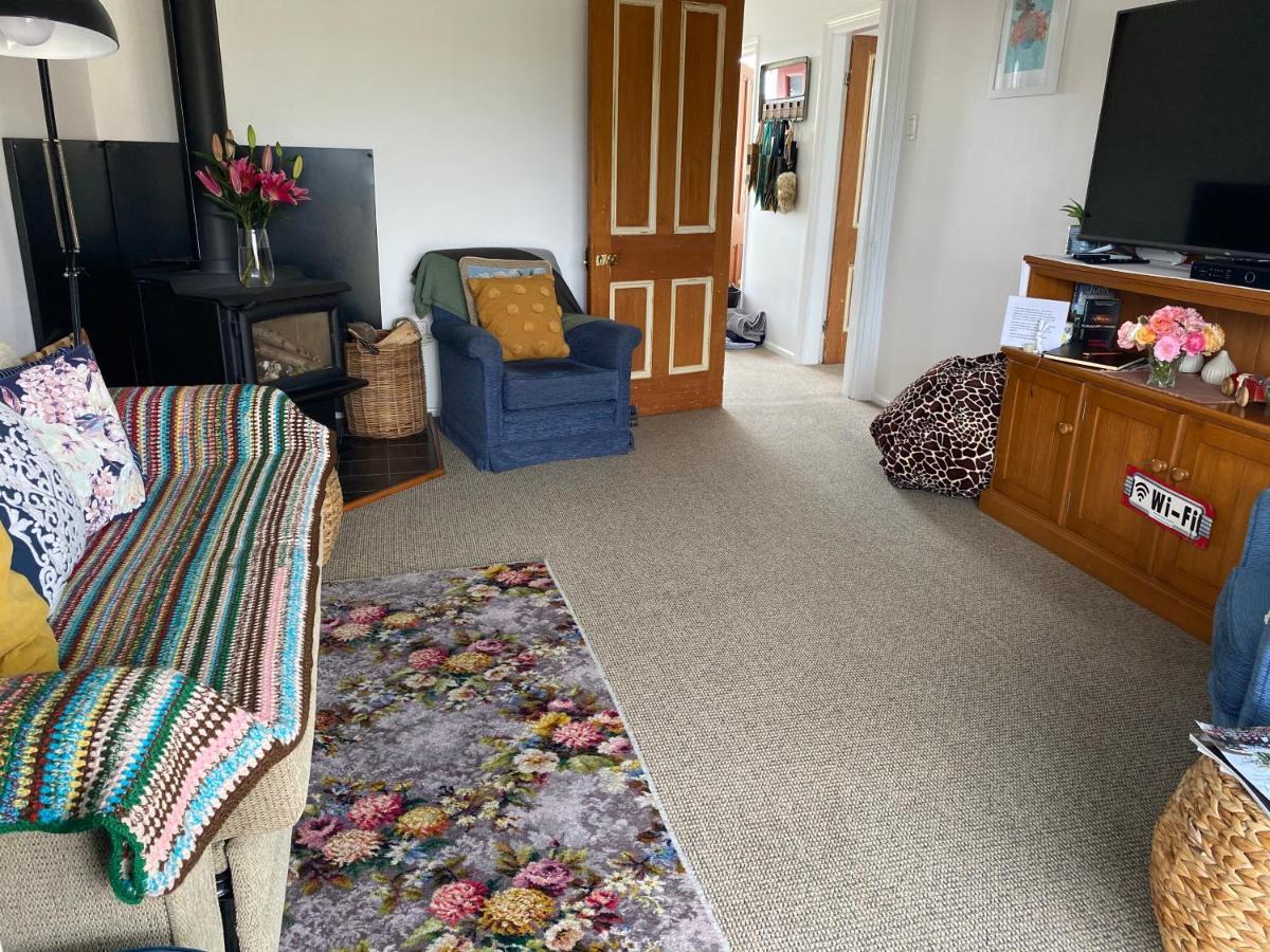 Wee Blue Bnb- Central Cosy Villa Тимару Екстериор снимка