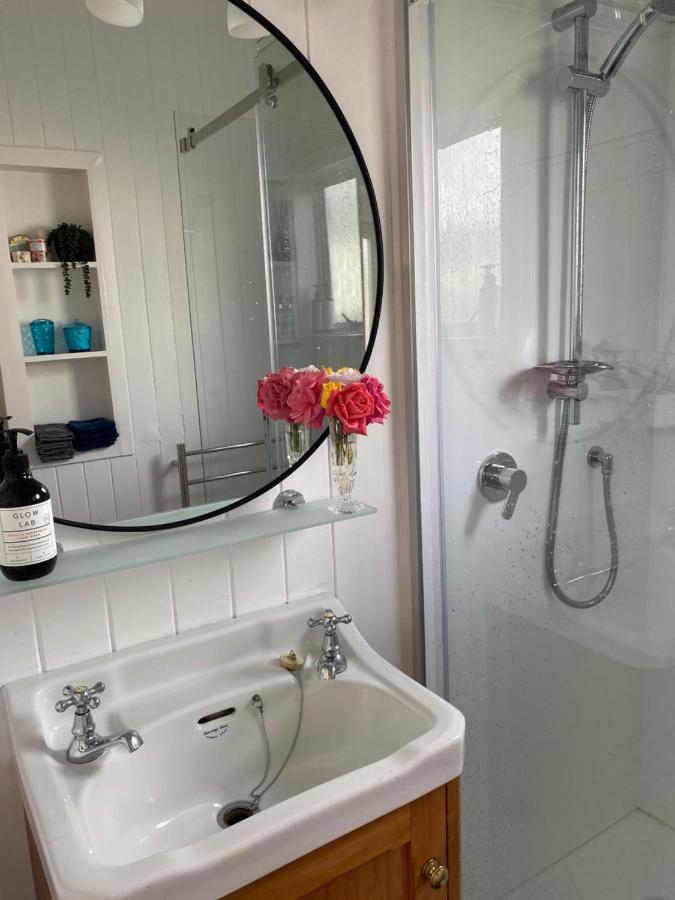 Wee Blue Bnb- Central Cosy Villa Тимару Екстериор снимка