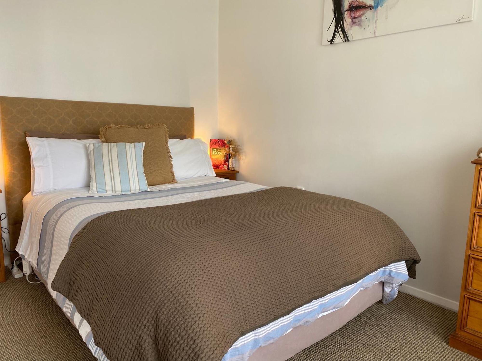 Wee Blue Bnb- Central Cosy Villa Тимару Екстериор снимка